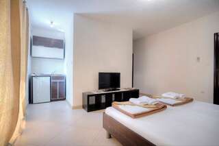 Апартаменты Mandir apartments - Center Будва Номер-студио с террасой-9