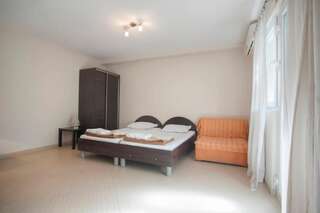 Апартаменты Mandir apartments - Center Будва Стандартный трехместный номер-студио-8